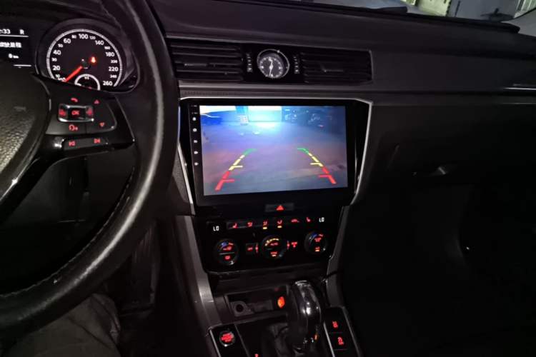 Used Volkswagen Passat 2017 330TSI DSG Luxury Edition Audio And AC Panel