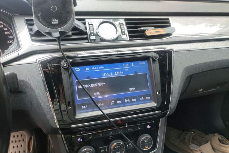 Used Volkswagen Passat 2017 330TSI DSG Luxury Edition Audio And AC Panel