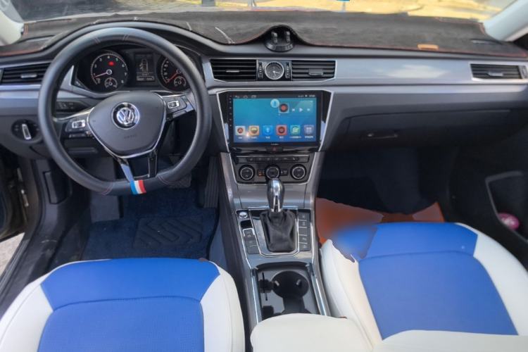 Used Volkswagen Passat 2017 330TSI DSG Luxury Edition Center Console