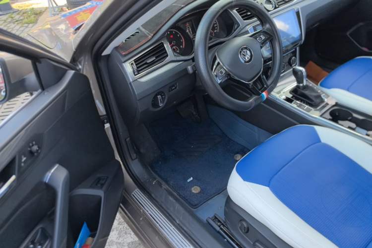 Used Volkswagen Passat 2017 330TSI DSG Luxury Edition Driver Seat