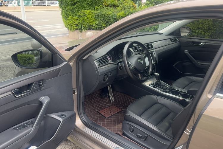Used Volkswagen Passat 2017 280TSI DSG Luxury Edition Driver Seat