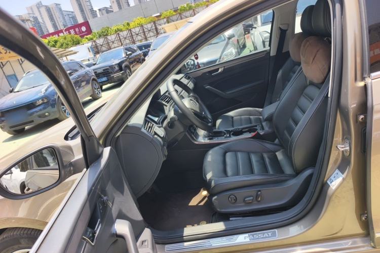 Used Volkswagen Passat 2017 330TSI DSG Luxury Edition Driver Seat