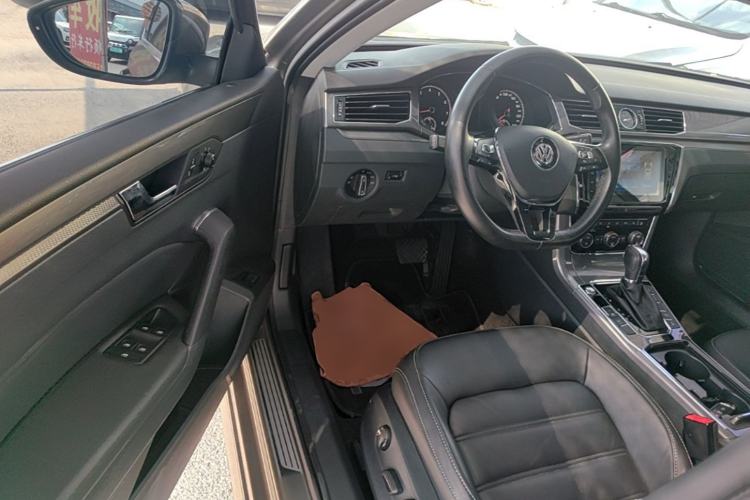 Used Volkswagen Passat 2017 330TSI DSG Luxury Edition Driver Seat