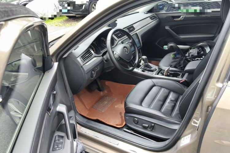 Used Volkswagen Passat 2017 330TSI DSG Luxury Edition Driver Seat