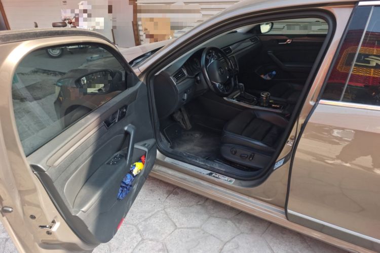 Used Volkswagen Passat 2017 330TSI DSG Luxury Edition Driver Seat