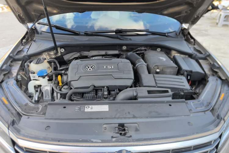 Used Volkswagen Passat 2017 330TSI DSG Luxury Edition Engine Bay