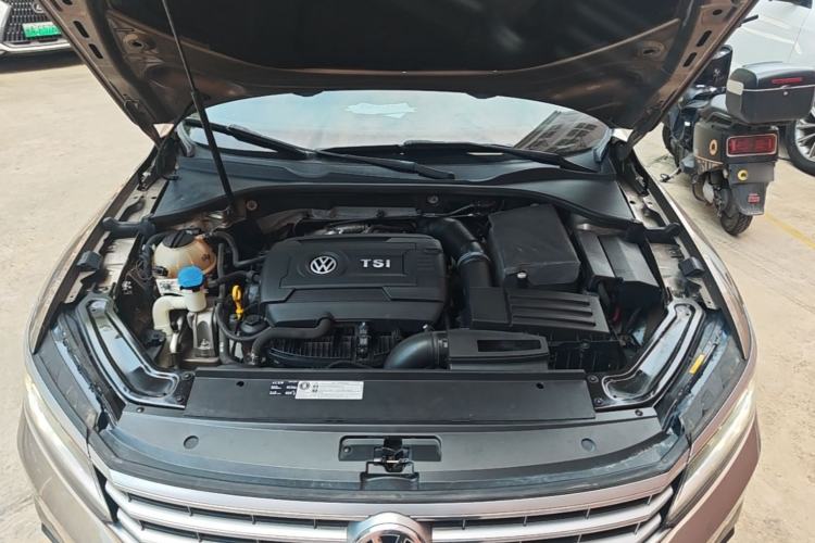 Used Volkswagen Passat 2017 330TSI DSG Luxury Edition Engine Bay