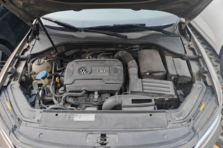 Used Volkswagen Passat 2017 330TSI DSG Luxury Edition Engine Bay