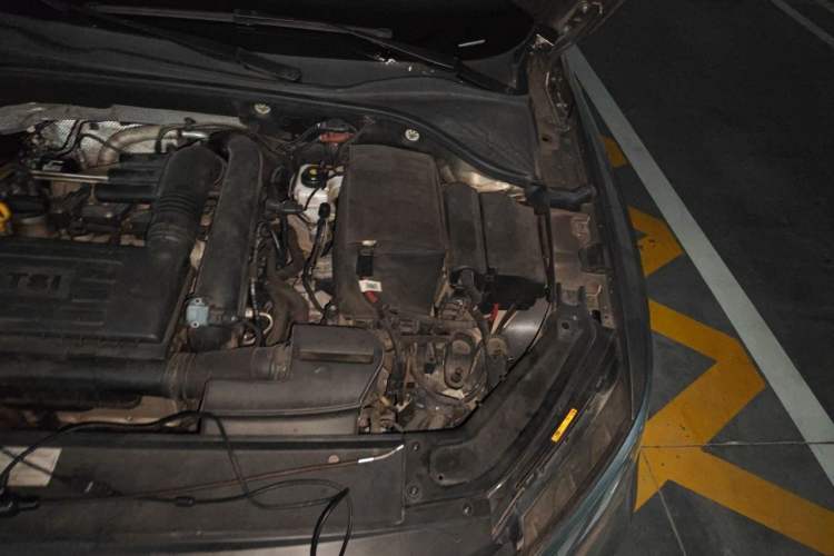 Used Volkswagen Passat 2017 280TSI DSG Luxury Edition Engine Bay Left
