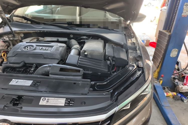 Used Volkswagen Passat 2017 330TSI DSG Luxury Edition Engine Bay Left
