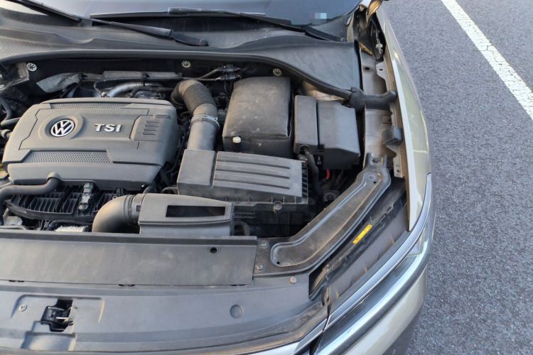 Used Volkswagen Passat 2017 330TSI DSG Luxury Edition Engine Bay Left