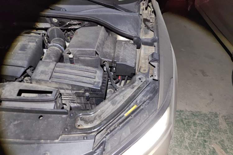 Used Volkswagen Passat 2017 330TSI DSG Luxury Edition Engine Bay Left