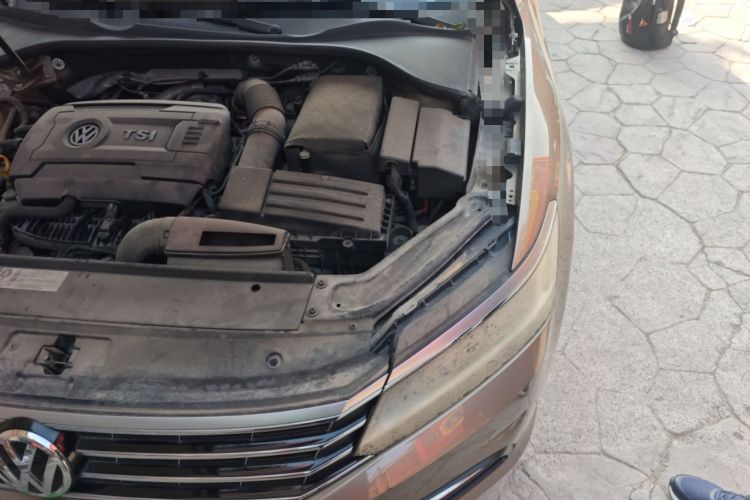 Used Volkswagen Passat 2017 330TSI DSG Luxury Edition Engine Bay Left