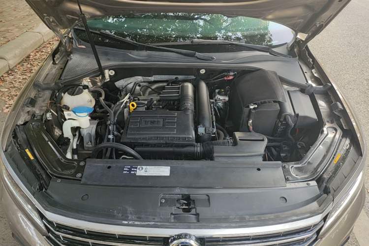 Used Volkswagen Passat 2017 280TSI DSG Luxury Edition Engine Bay