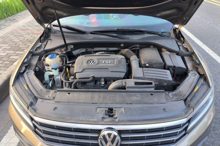 Used Volkswagen Passat 2017 330TSI DSG Luxury Edition Engine Bay