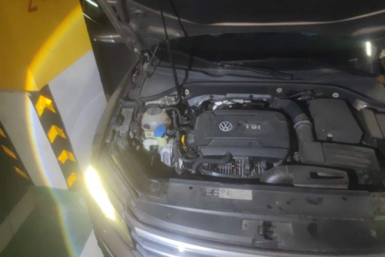 Used Volkswagen Passat 2017 330TSI DSG Prestige Edition Engine Bay Right