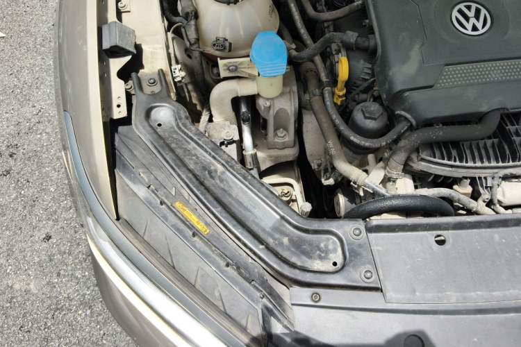 Used Volkswagen Passat 2017 330TSI DSG Luxury Edition Engine Bay Right