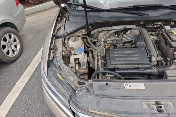 Used Volkswagen Passat 2017 280TSI DSG Luxury Edition Engine Bay Right