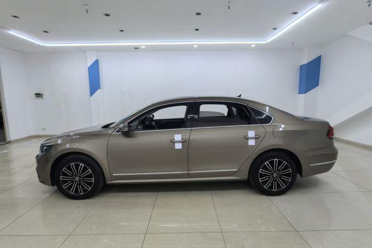 Used Volkswagen Passat 2017 330TSI DSG Prestige Edition Exterior 4