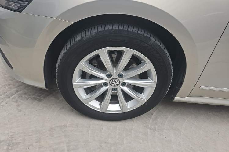 Used Volkswagen Passat 2017 330TSI DSG Luxury Edition Exterior 4