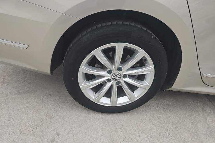 Used Volkswagen Passat 2017 330TSI DSG Luxury Edition Exterior 5