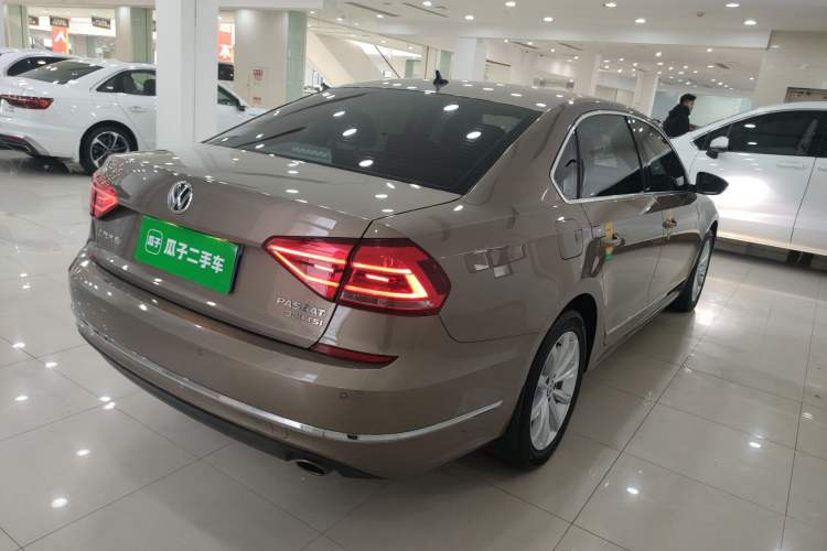 Used Volkswagen Passat 2017 330TSI DSG Luxury Edition Exterior 5