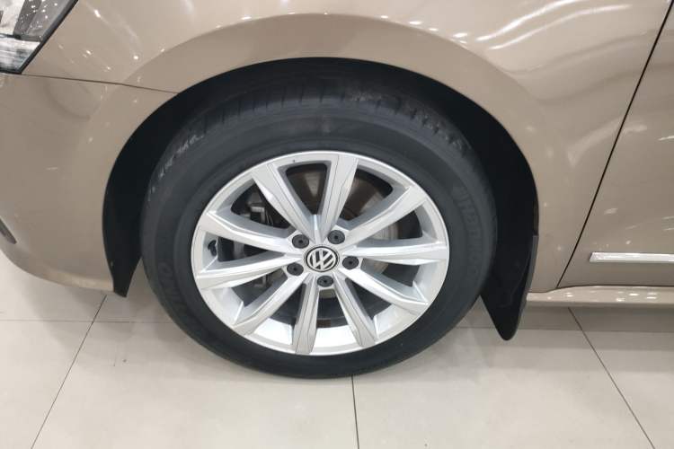 Used Volkswagen Passat 2017 330TSI DSG Luxury Edition Exterior 7