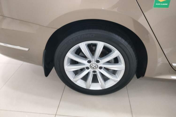 Used Volkswagen Passat 2017 330TSI DSG Luxury Edition Exterior 8