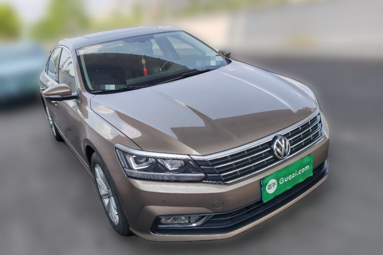 Used Volkswagen Passat 2017 330TSI DSG Luxury Edition Front Right 45 Deg