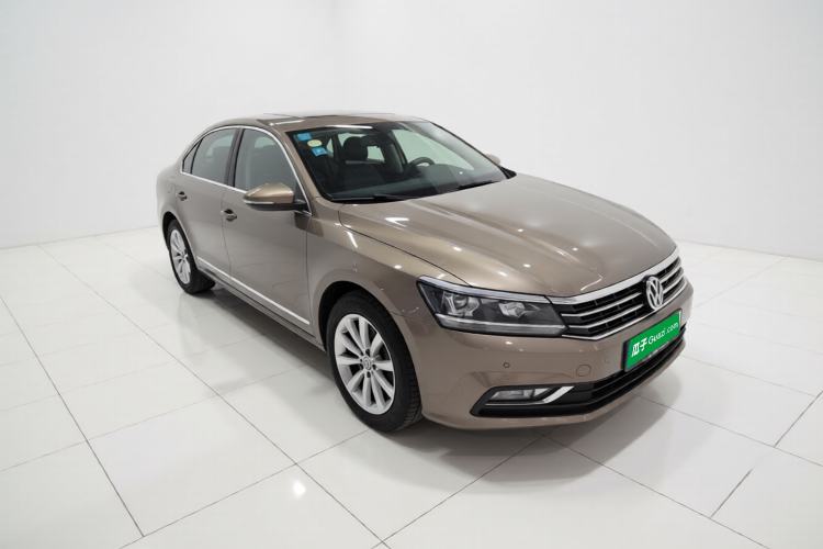 Used Volkswagen Passat 2017 330TSI DSG Luxury Edition Front Right 45 Deg