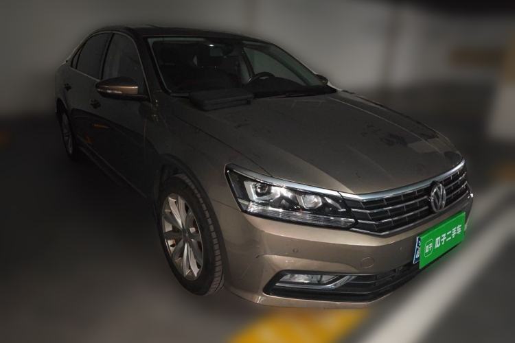 Used Volkswagen Passat 2017 280TSI DSG Luxury Edition Front Right 45 Deg