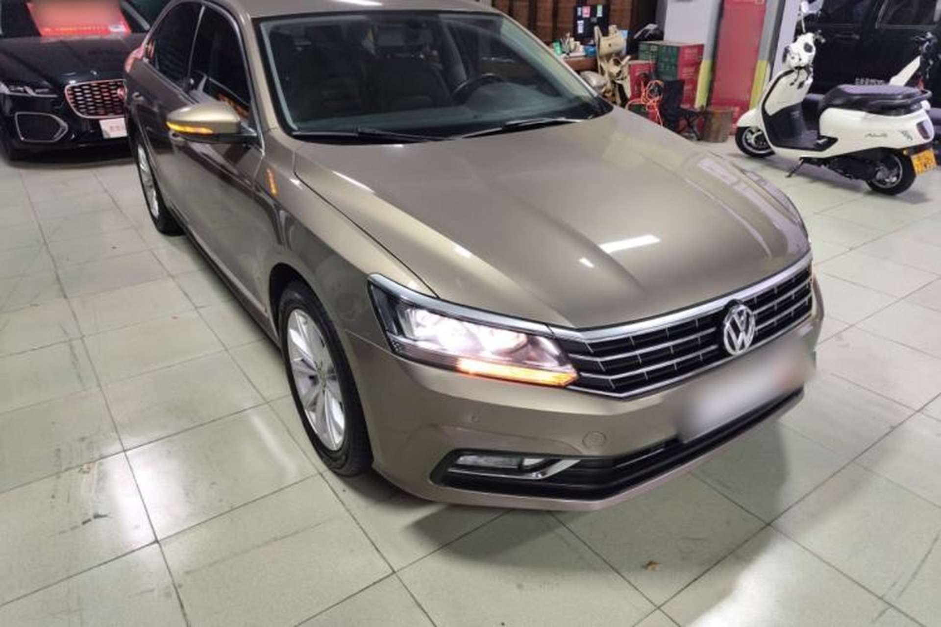 Used Volkswagen Passat 2017 330TSI DSG Luxury Edition Front Right 45 Deg