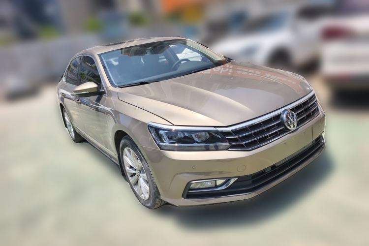Used Volkswagen Passat 2017 330TSI DSG Luxury Edition Front Right 45 Deg
