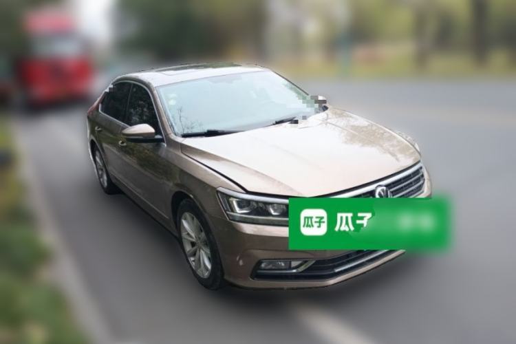 Used Volkswagen Passat 2017 280TSI DSG Luxury Edition Front Right 45 Deg