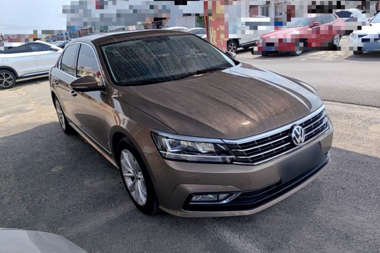 Used Volkswagen Passat 2017 330TSI DSG Luxury Edition Front Right 45 Deg