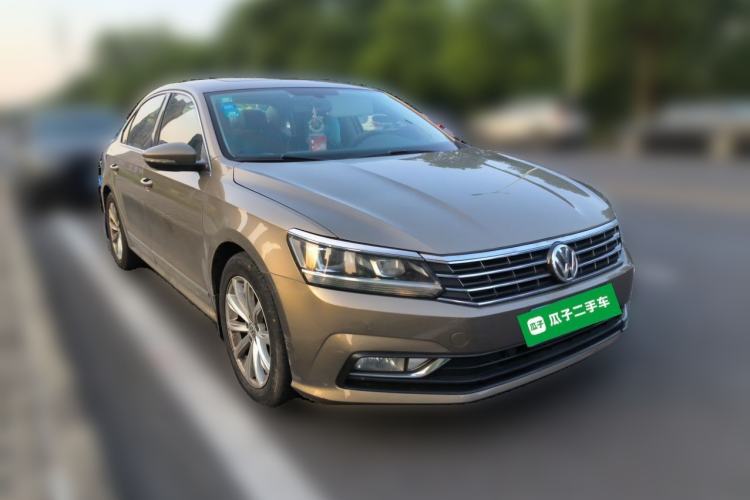 Used Volkswagen Passat 2017 330TSI DSG Luxury Edition Front Right 45 Deg