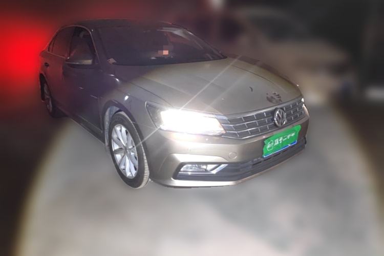 Used Volkswagen Passat 2017 330TSI DSG Luxury Edition Front Right 45 Deg