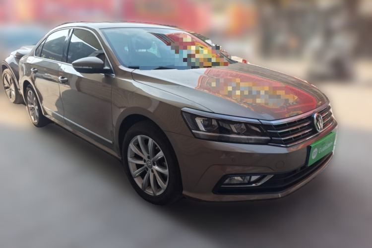 Used Volkswagen Passat 2017 330TSI DSG Luxury Edition Front Right 45 Deg