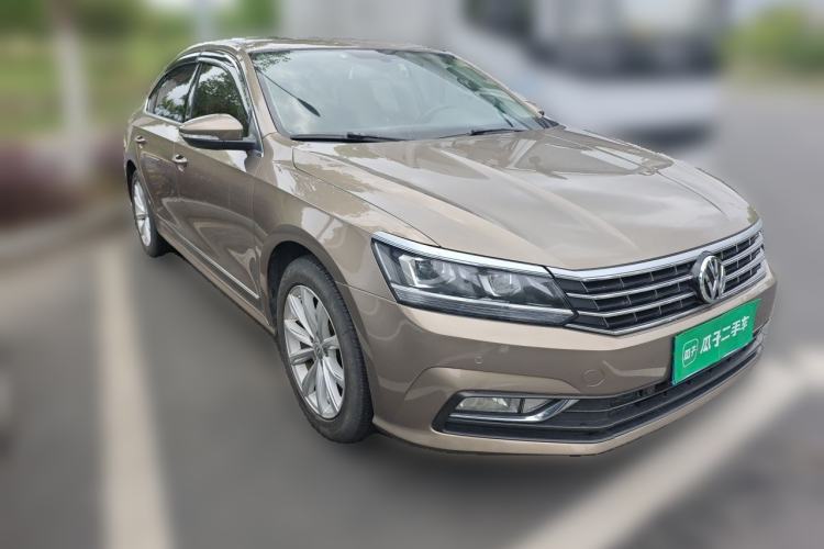 Used Volkswagen Passat 2017 280TSI DSG Luxury Edition Front Right 45 Deg