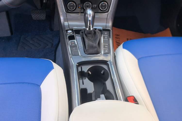 Used Volkswagen Passat 2017 330TSI DSG Luxury Edition Gear Lever