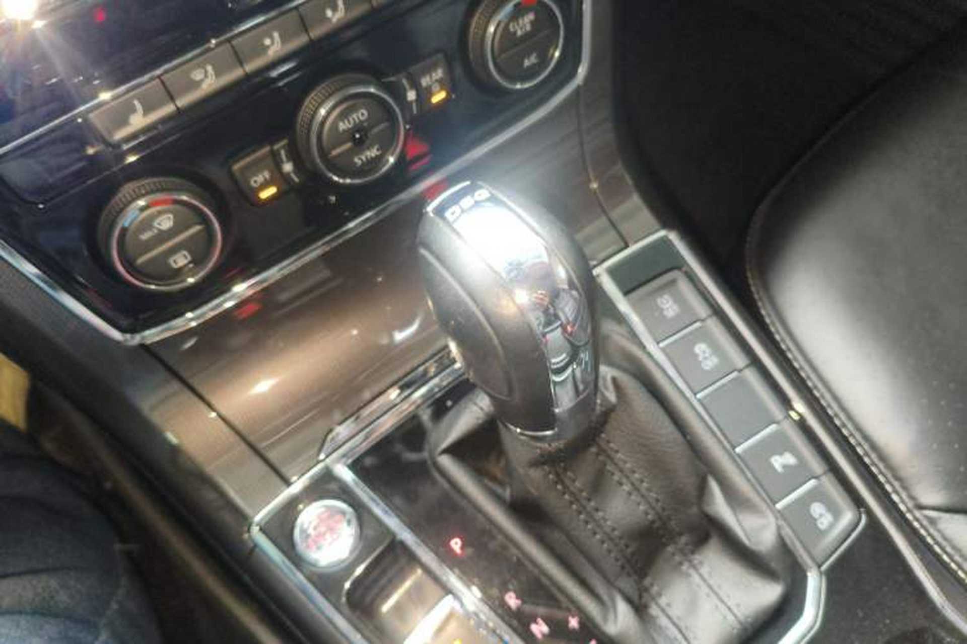 Used Volkswagen Passat 2017 330TSI DSG Prestige Edition Gear Lever