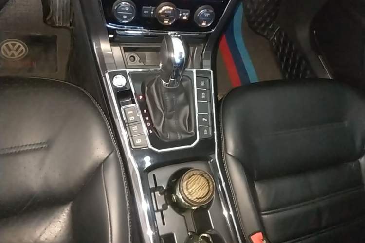Used Volkswagen Passat 2017 330TSI DSG Prestige Edition Gear Lever