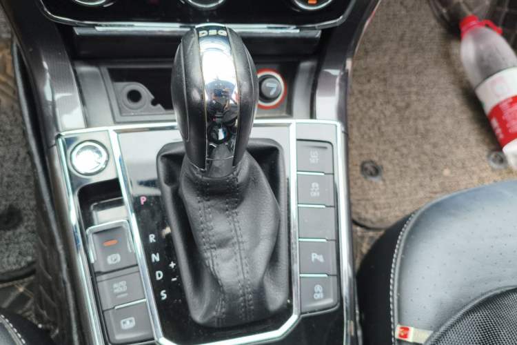 Used Volkswagen Passat 2017 330TSI DSG Prestige Edition Gear Lever