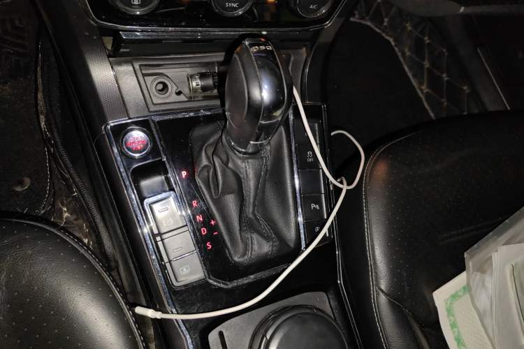 Used Volkswagen Passat 2017 330TSI DSG Prestige Edition Gear Lever