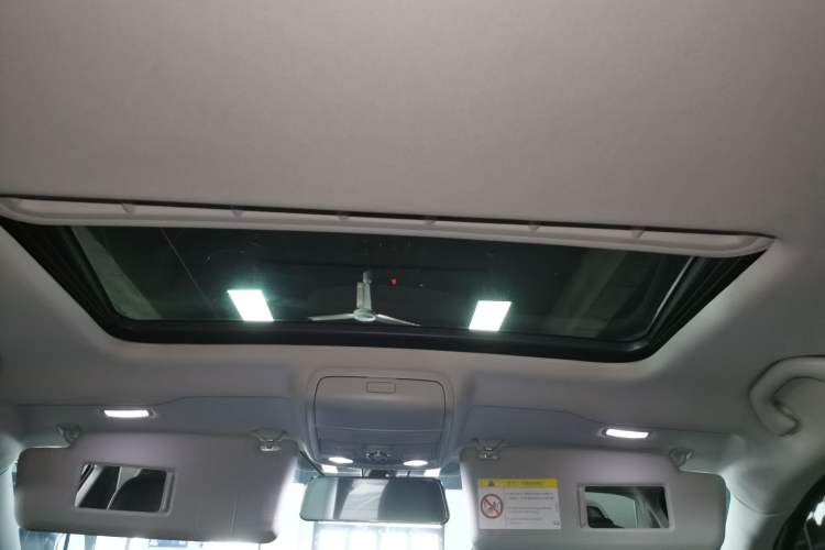 Used Volkswagen Passat 2017 330TSI DSG Luxury Edition Headliner