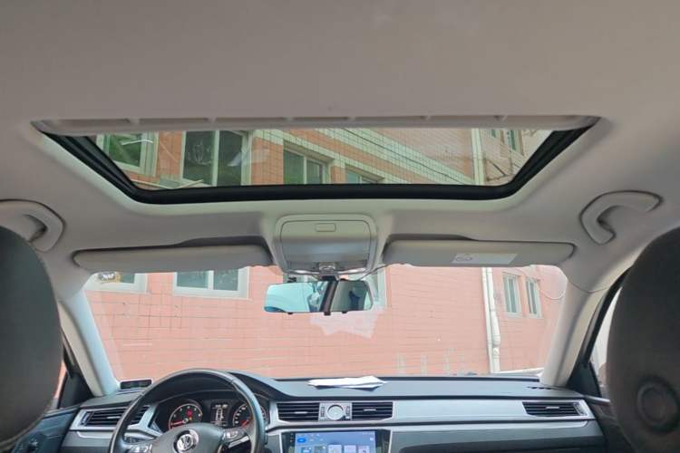 Used Volkswagen Passat 2017 330TSI DSG Luxury Edition Headliner