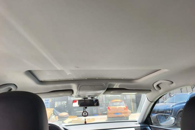 Used Volkswagen Passat 2017 330TSI DSG Luxury Edition Headliner