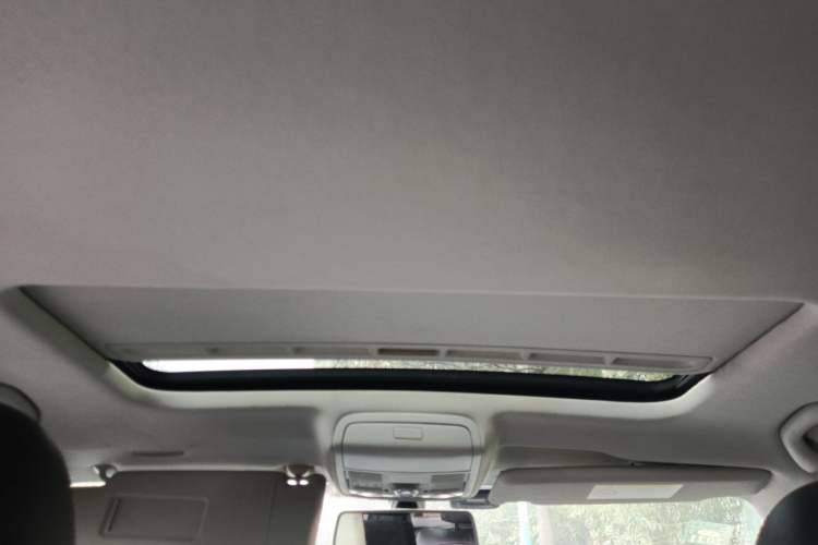Used Volkswagen Passat 2017 280TSI DSG Luxury Edition Headliner