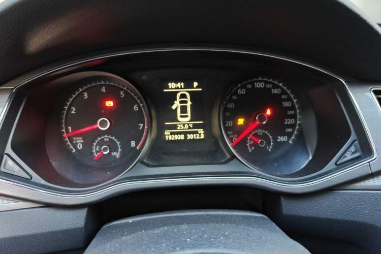 Used Volkswagen Passat 2017 330TSI DSG Luxury Edition Instrument Cluster