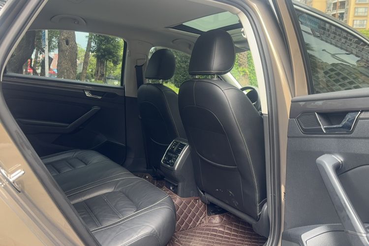 Used Volkswagen Passat 2017 280TSI DSG Luxury Edition Interior 1